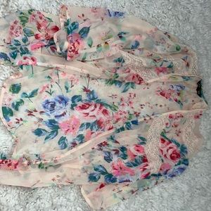 Express floral and lace shawl